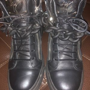 Giuseppe Zanotti excellent condition